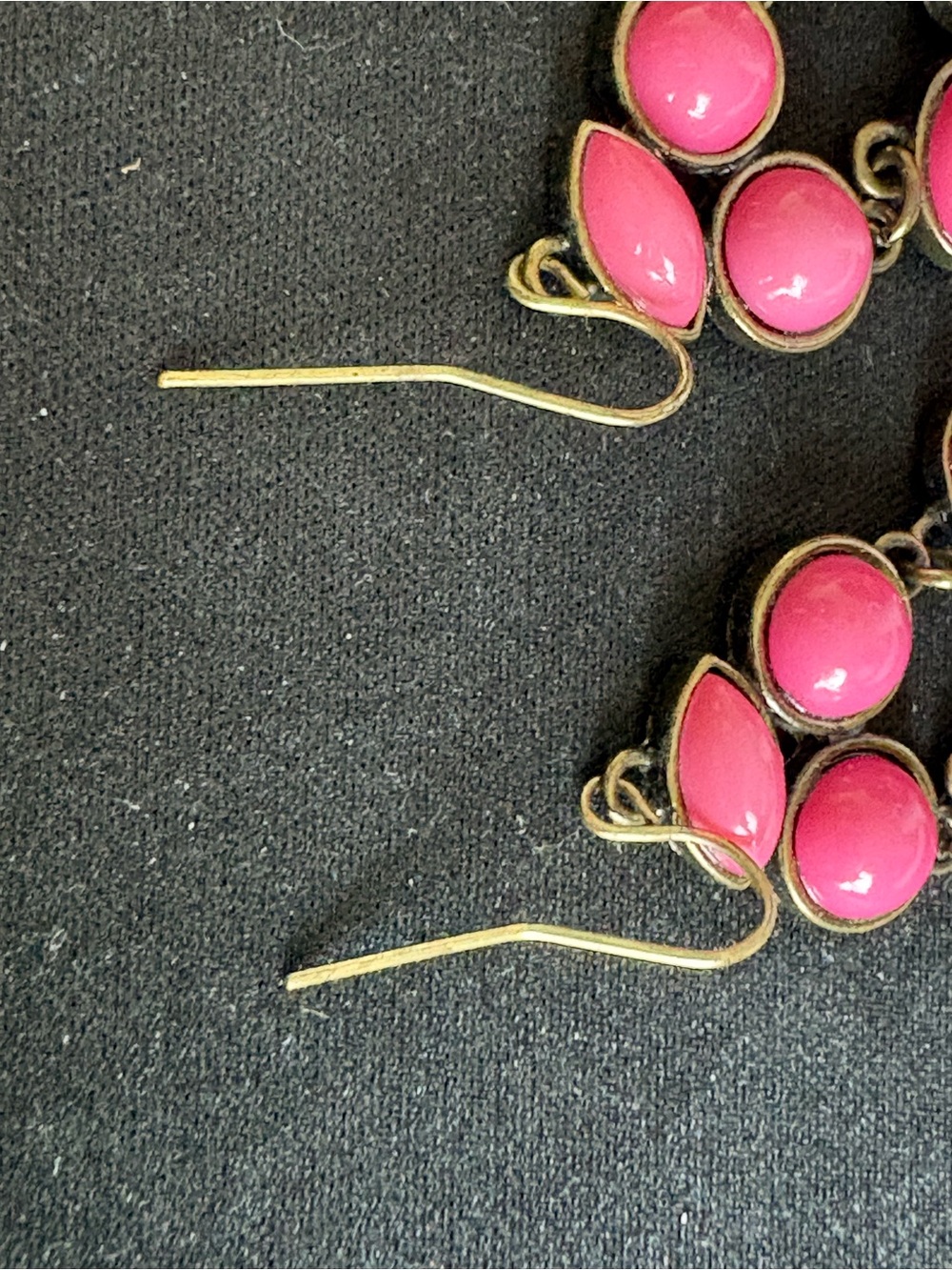 Y2K Hot Pink Statement Dangle Earrings Antique Brass Tone - Picture 7 of 12